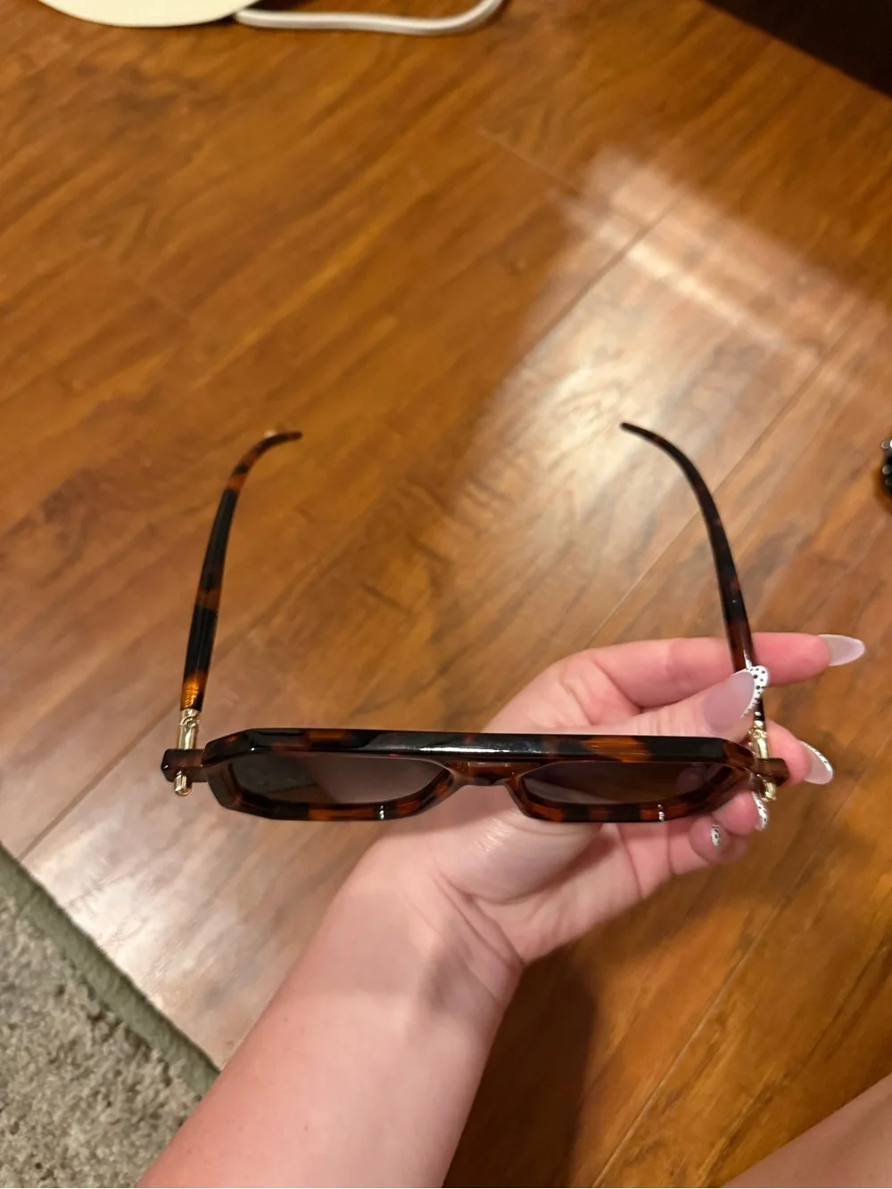 Tortoiseshell woman’s Sunglasses - Dark Lens